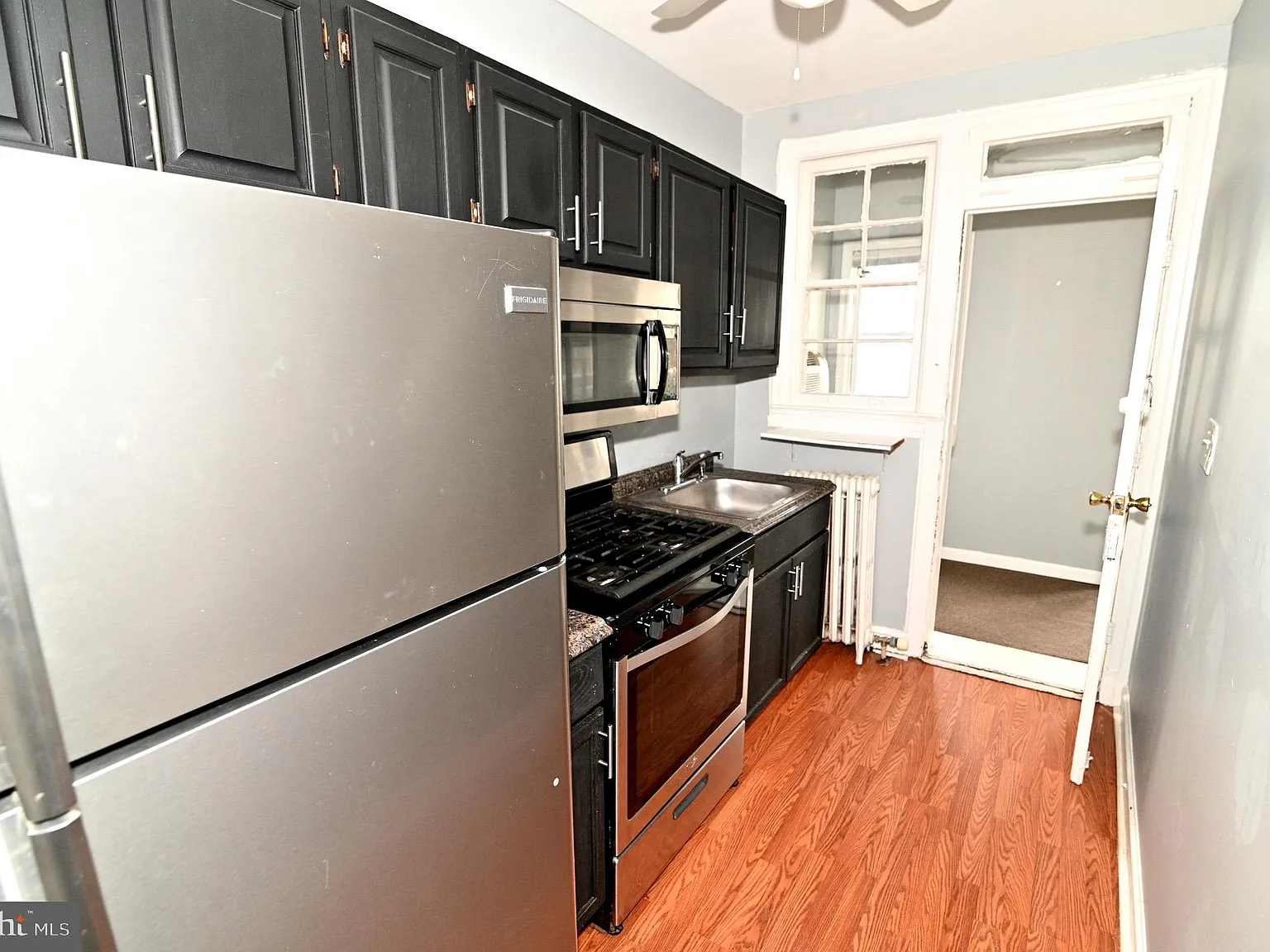 2 bed, 1100 sqft, $1,700 — Photo 3