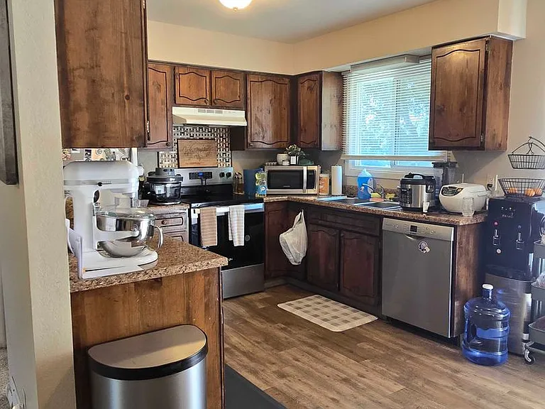 4800 King Arthur Way — Photo 2
