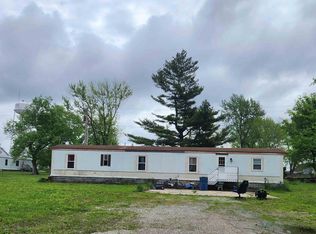152 N Greenup St, Ashley, IL 62808
