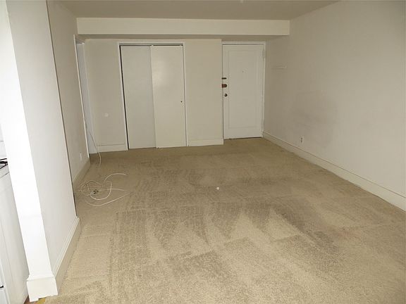 3rd image of 1581 N Colonial Ter APT 101