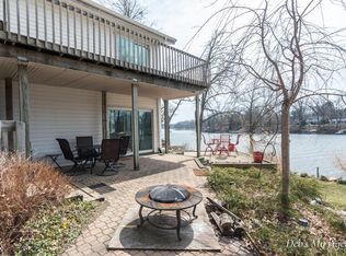 7180 Cascade Rd SE, Grand Rapids, MI 49546