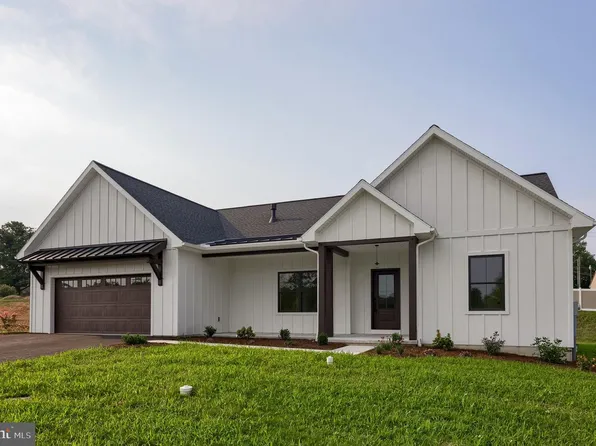 106 Grove Ln, Myerstown, PA 17067