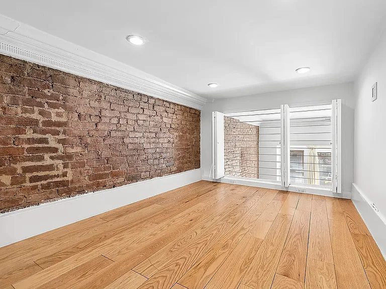 217 W 14th St #2F — Photo 9