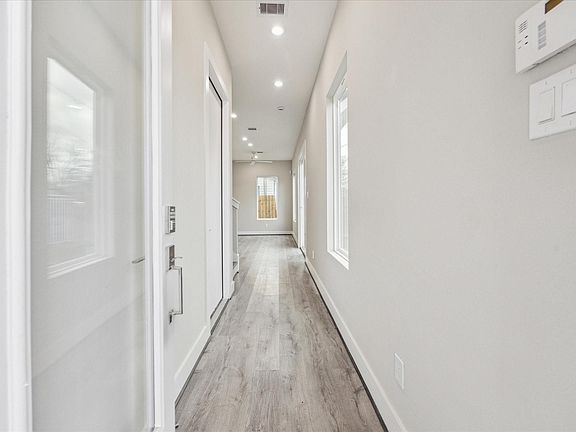 2nd image of 863 Prosper St