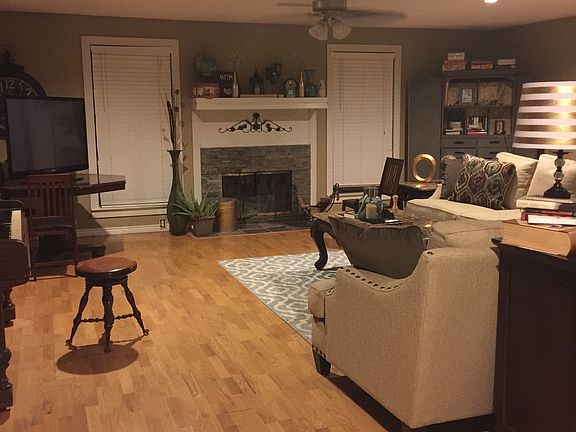 5th image of 2748 N Flamingo Ave