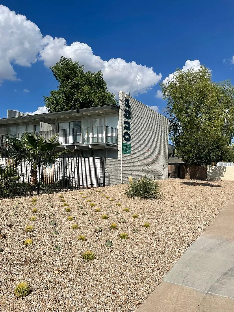 1820 W Mulberry Dr — Photo 1