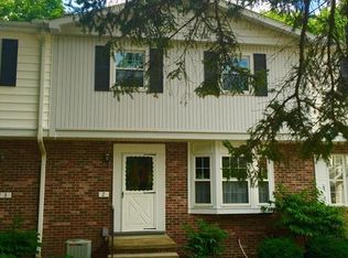 2 E Carriage Dr #2, Chagrin Falls, OH