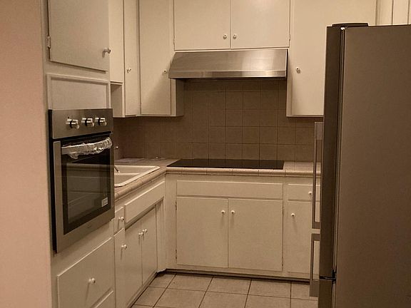 5th image of 1329 E 1st St APT 16