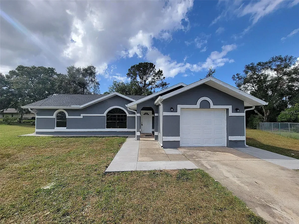 3 bed, 1154 sqft, $1,800 — Photo 1