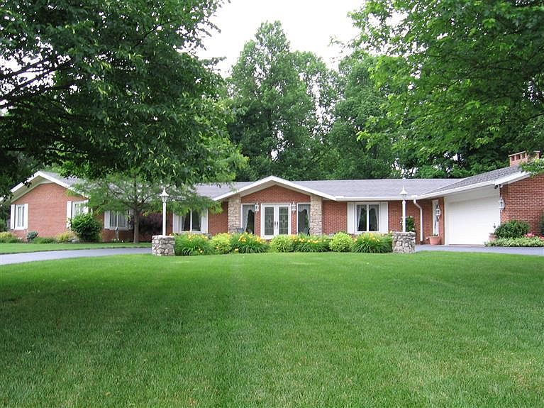 1st image of 120 Woodhaven Dr