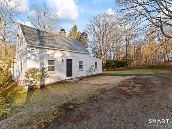 3 Riverside Rd #B, Sandy Hook, CT 06482