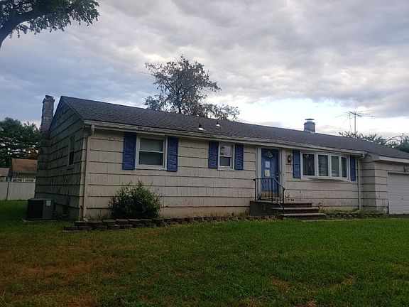3rd image of 1826 Cedarwood Dr