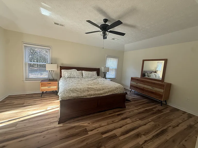 561 Davis Rd — Photo 7