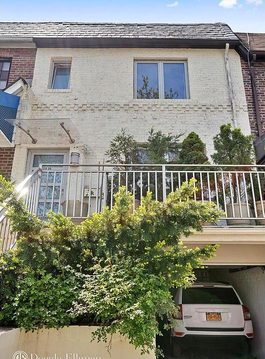 1st image of 25-26 36th Ave