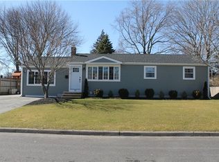 25 Griffin Dr, Warwick, RI 02886