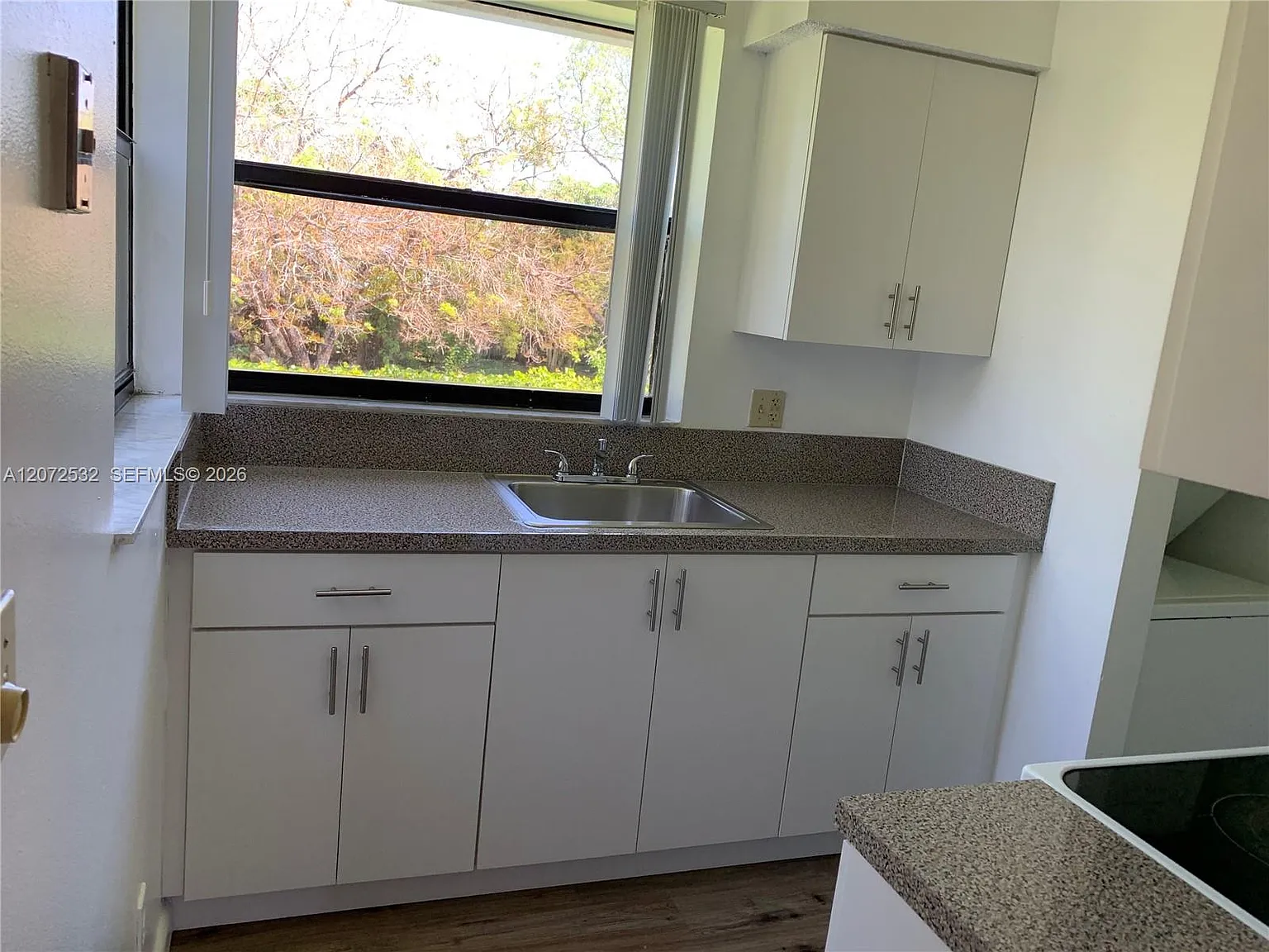 Lakeshore Condo I — Photo 4