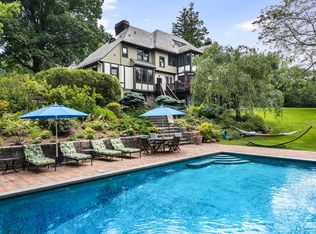 97 Fargo Ln, Irvington, NY 10533