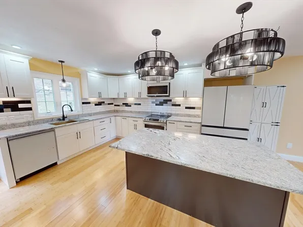 73 Summit St #73, Orange, MA 01364