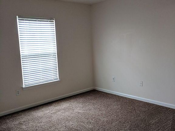 3rd image of 711 W Trafalgar Pointe Way APT 11