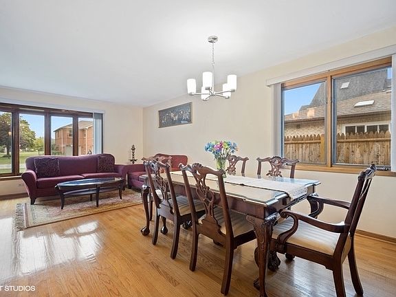 4th image of 9144 N Lincoln Ave