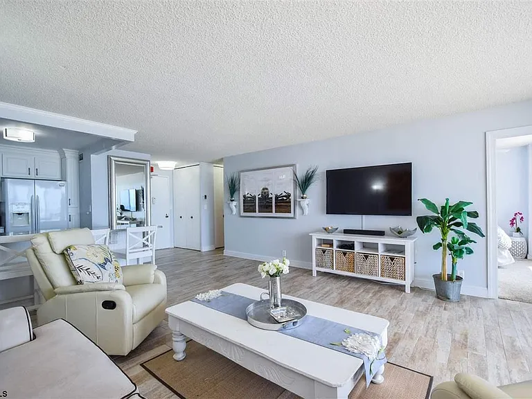 9400 Atlantic Ave #1003 — Photo 9