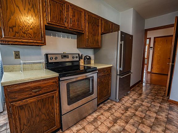 5th image of 368 Orchard Ln