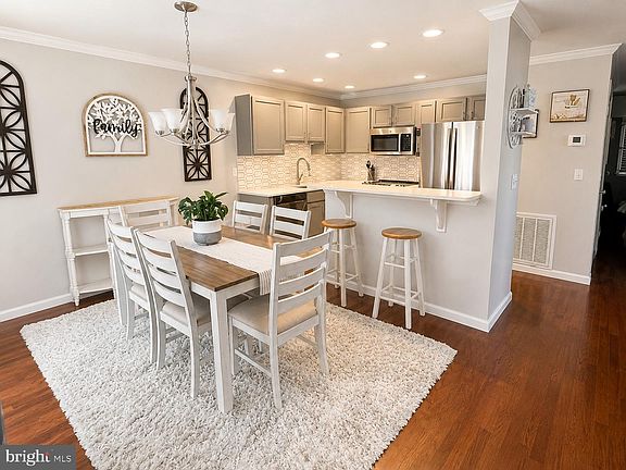 2nd image of 302 Merganser Ct #A