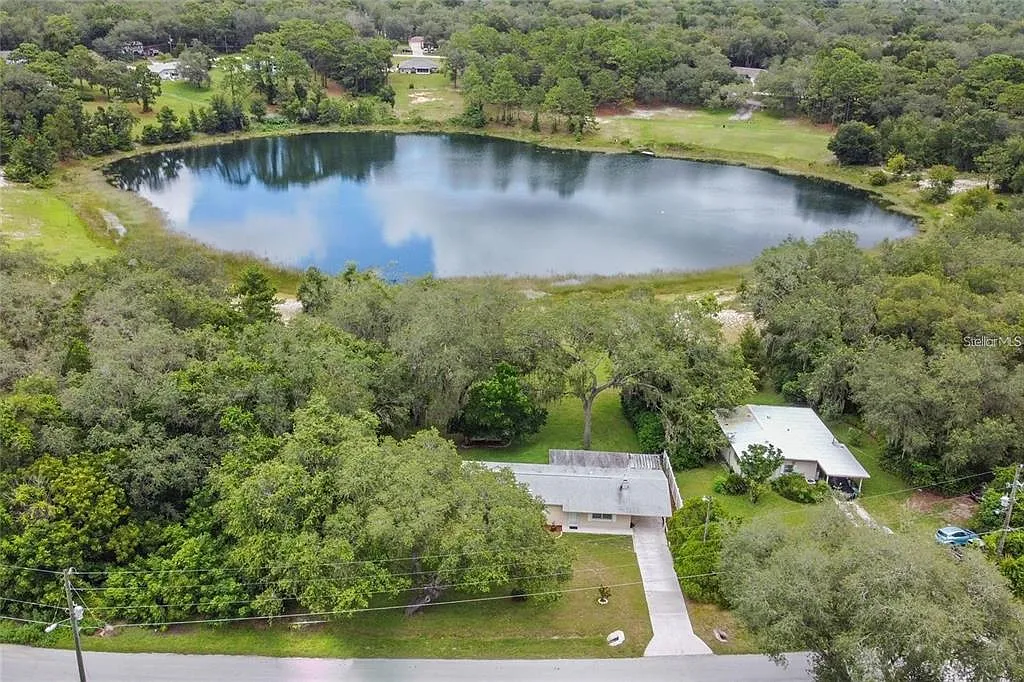 3 bed, 2.0 bath, 1389 sqft, $2,150 — Photo 3