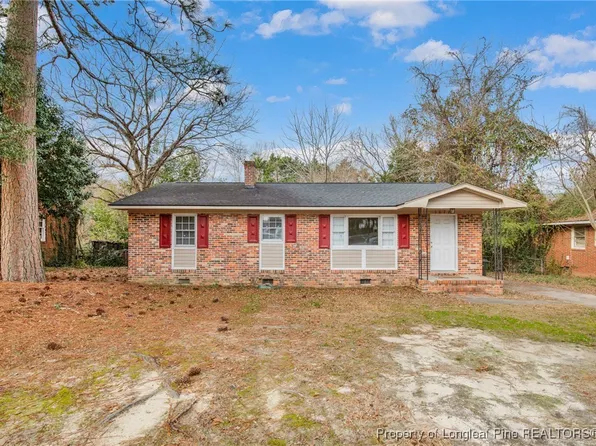 1672 Wellons Dr, Fayetteville, NC 28304