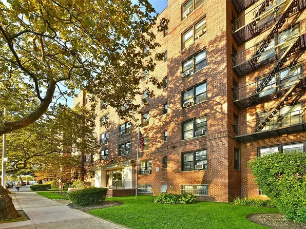 84-31 Van Wyck Expy Unit 1J, Briarwood, NY 11435