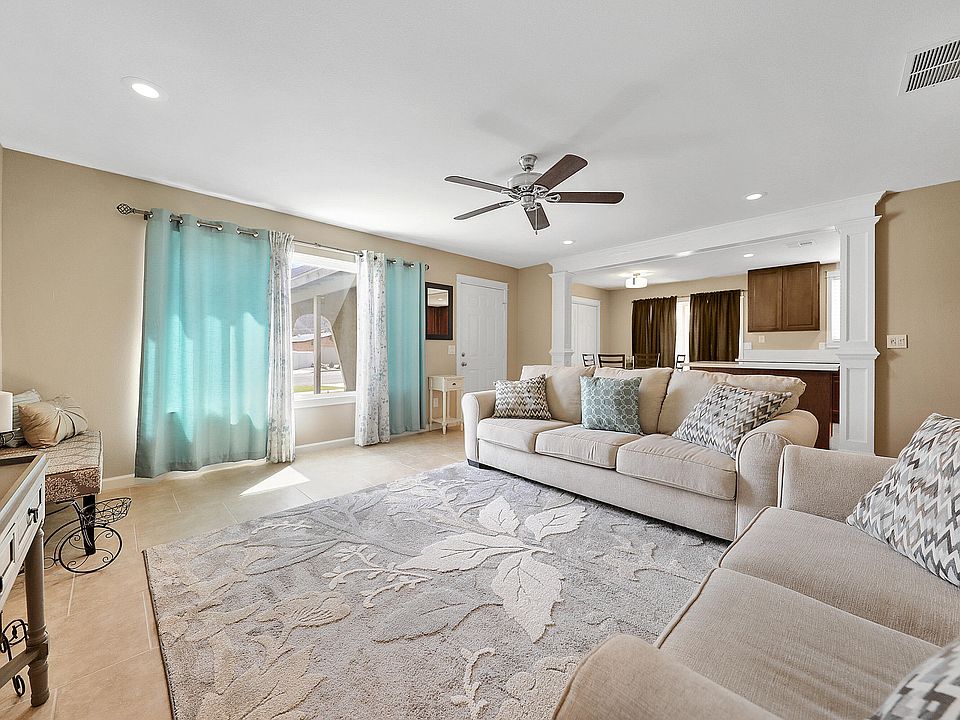 1st image of 52845 Avenida Mendoza