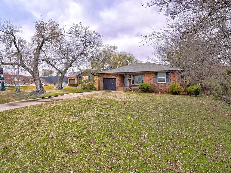 2845 Cambridge Ct — Photo 5