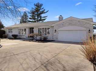 135 Meshanticut Valley Pkwy, Cranston, RI 02920