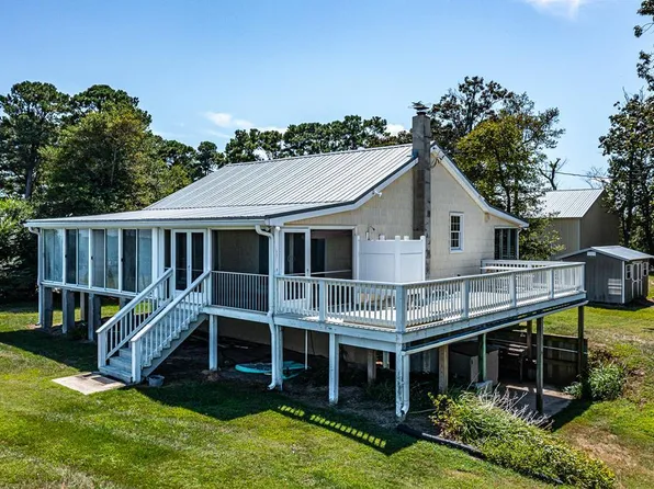 215 Marshalls Beach Rd, Heathsville, VA 22473