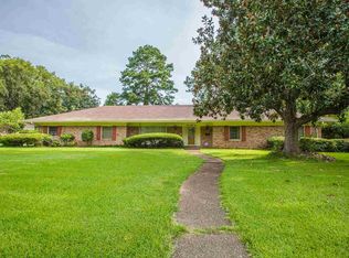 1054 Devonshire Dr, Jackson, MS 39206