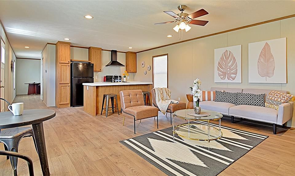 1st image of 702 E Navigation Blvd #99
