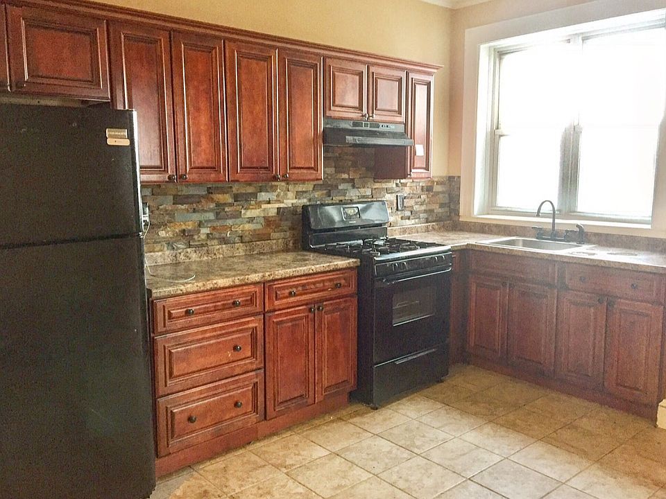 1st image of 405 Bloomfield Ave APT 7