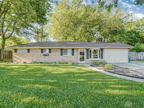 2927 McKay Rd, Dayton, OH 45432