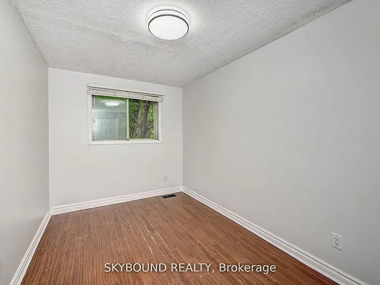 48 Cluthe Cres — Photo 21