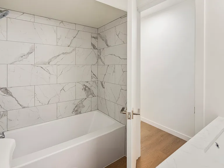 3664 Ashworth Ave N #4 — Photo 7