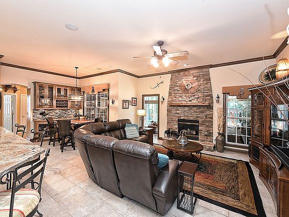 4th image of 9311 Briarwick Ln