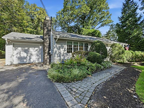 3rd image of 130 Dogwood Road
