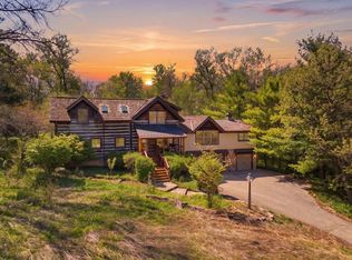 62 E Surrey Ln, Barrington, IL 60010