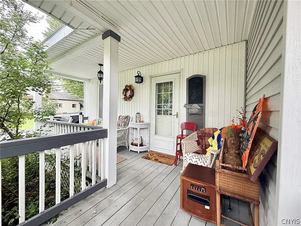 1 bed, 1.0 bath, 700 sqft, $1,200 — Photo 2