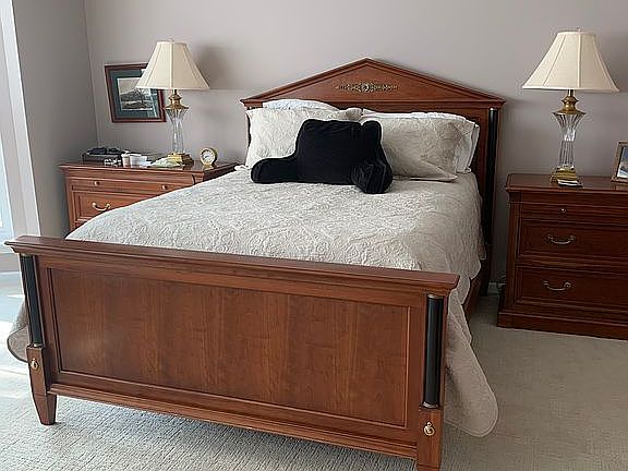 Master bedroom & bathroom