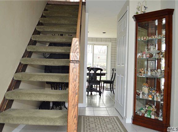 2nd image of 3 Lehigh Ln