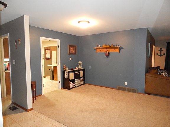 4th image of 5613 Winterberry Ct