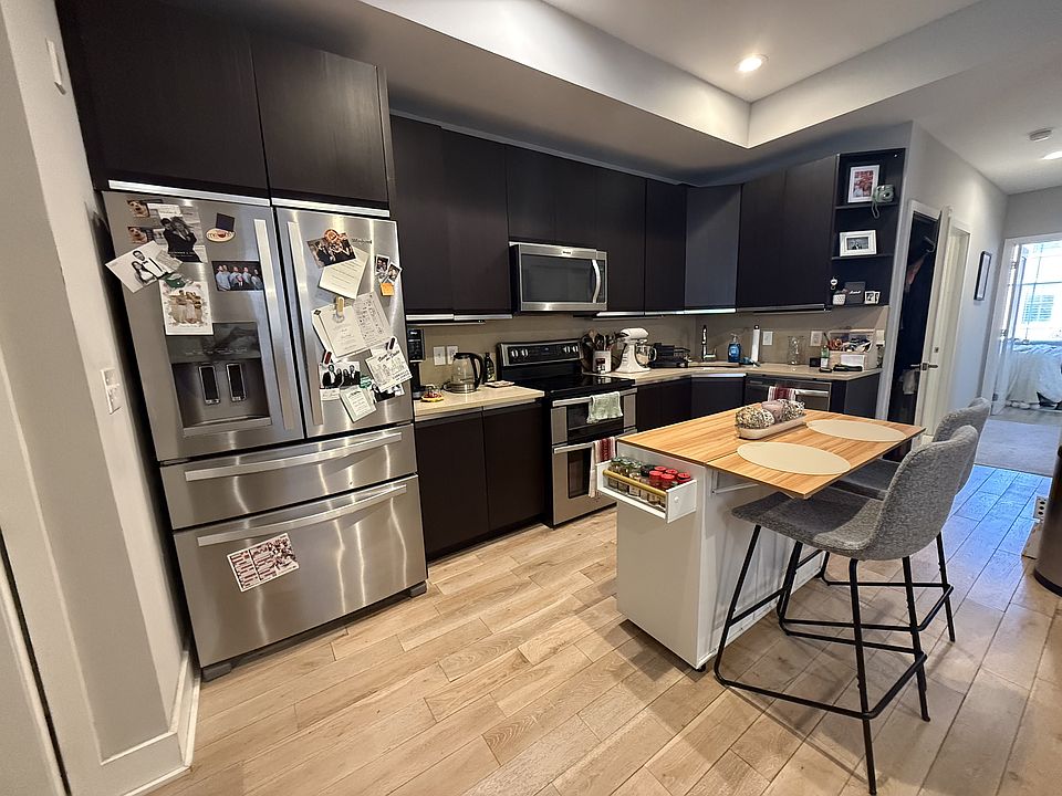 1st image of 1516 Green St Floor 3