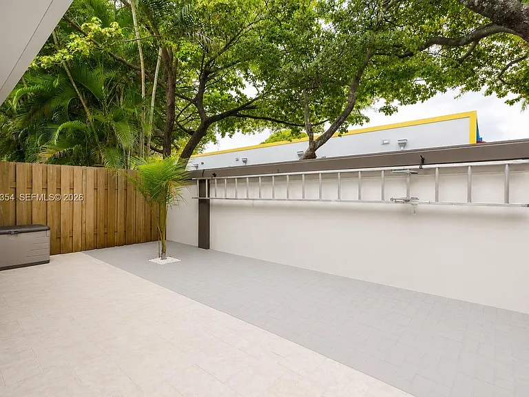 102 Riverwalk Cir #102 — Photo 15