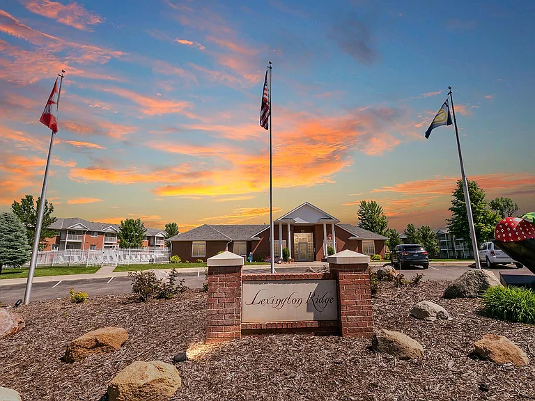 Lexington Ridge Apartments — Photo 2